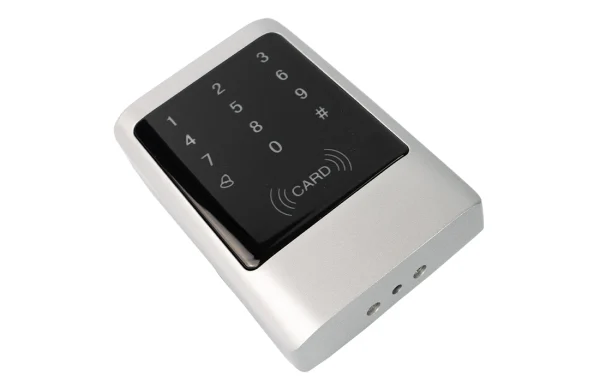 Samostatný kontrolér prístupu na karty a heslá 125 kHz RFID SecureEntry-AC900LF